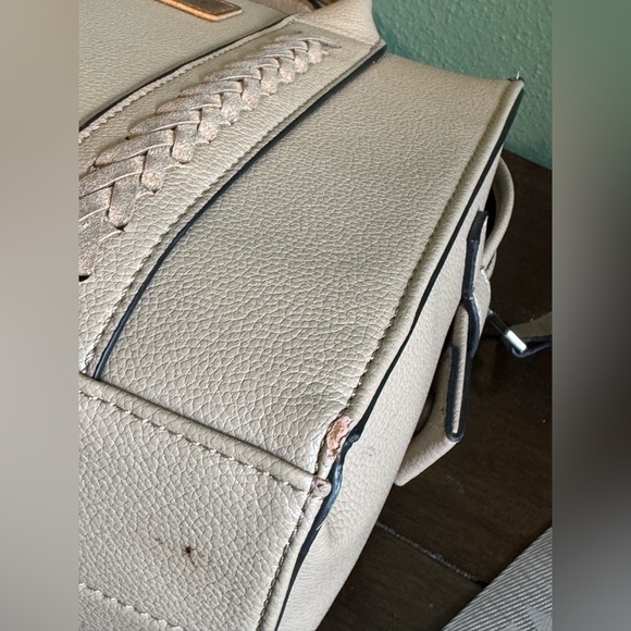 Wrangler Cream Handbag Set with Detachable Logo Strap and Matching Wallet - Picture 4 of 11